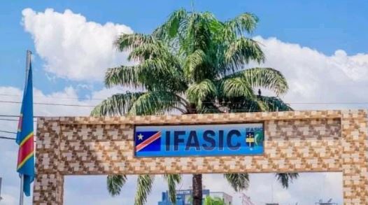 Kinshasa : Démolition ce mardi des kiosques – bars illégalement installés aux alentours de l’IFASIC