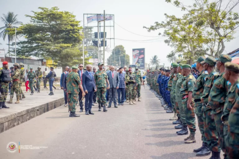 Le ministre de La Défense veut en finir avec les Mobondo