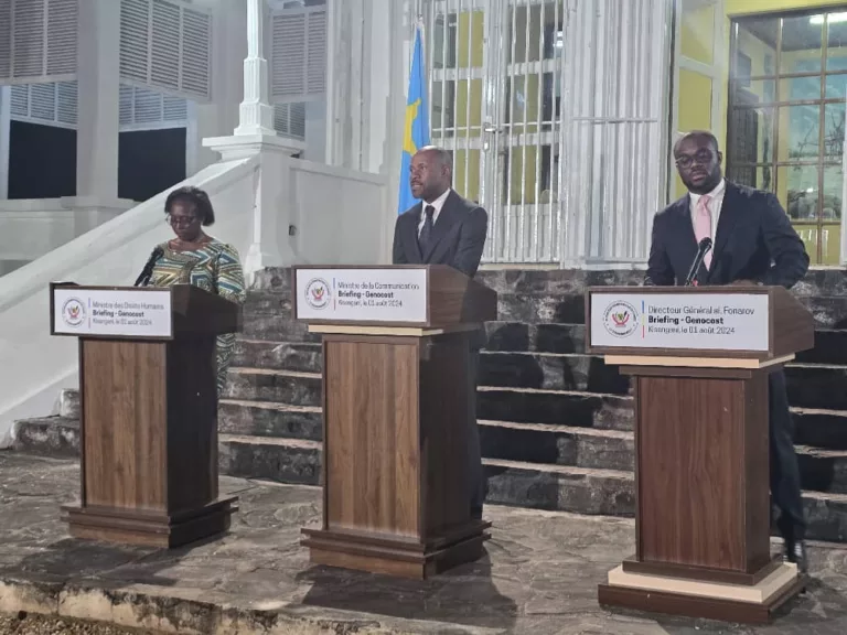 « Plus jamais ça. Plus jamais seul », Patrick Muyaya lors du briefing sur le Genocost 